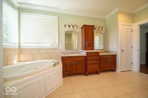 5424 Woodfield Drive N Carmel IN 46033