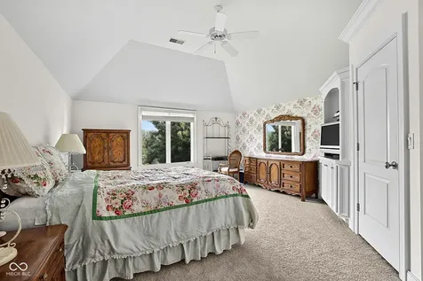 5424 Woodfield Drive N Carmel IN 46033