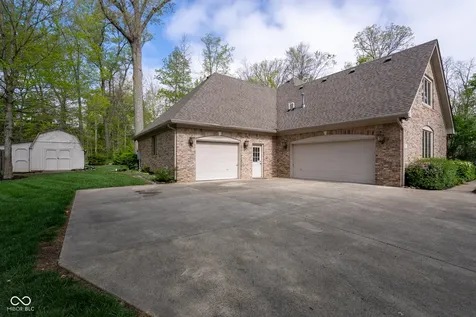 1112 N Dogwood Way Greenfield IN 46140