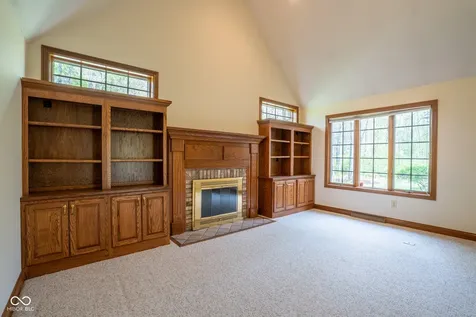 1112 N Dogwood Way Greenfield IN 46140