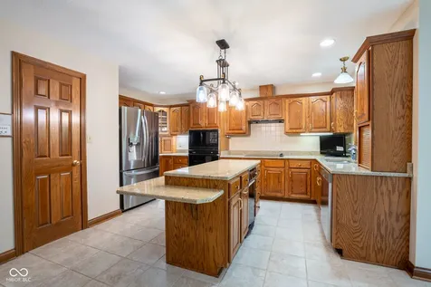 1112 N Dogwood Way Greenfield IN 46140