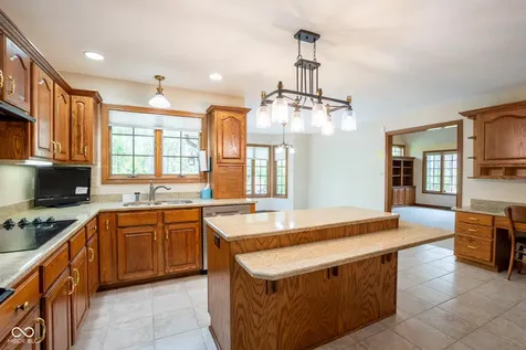 1112 N Dogwood Way Greenfield IN 46140