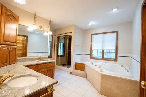 1112 N Dogwood Way Greenfield IN 46140