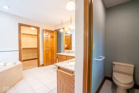 1112 N Dogwood Way Greenfield IN 46140