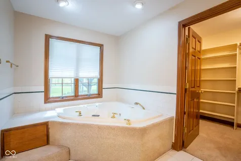 1112 N Dogwood Way Greenfield IN 46140