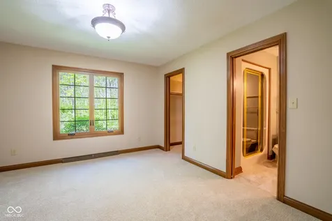 1112 N Dogwood Way Greenfield IN 46140