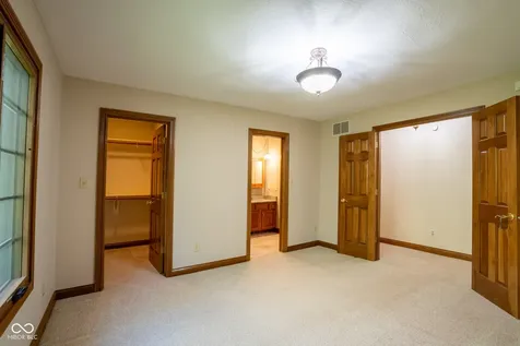 1112 N Dogwood Way Greenfield IN 46140