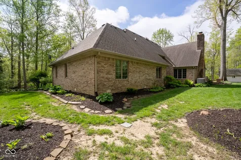 1112 N Dogwood Way Greenfield IN 46140