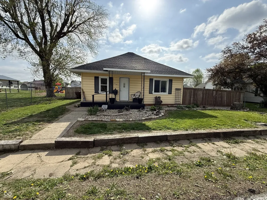 61 S West Street Rosedale IN 47874