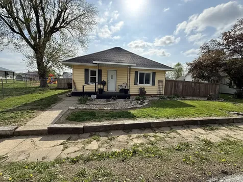 61 S West Street Rosedale IN 47874