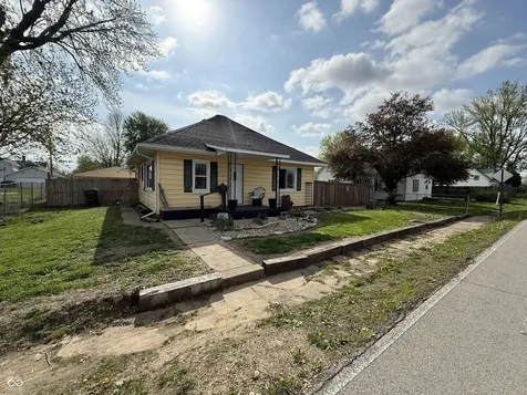61 S West Street Rosedale IN 47874