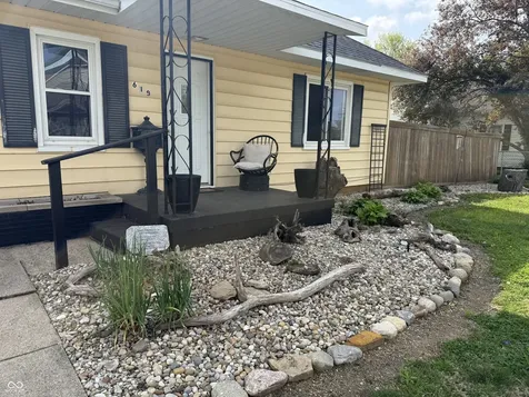 61 S West Street Rosedale IN 47874