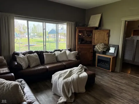 61 S West Street Rosedale IN 47874