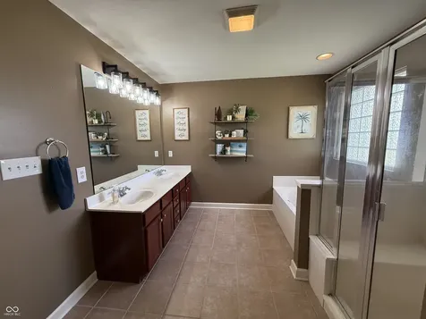 12516 Bellingham Boulevard Fishers IN 46037