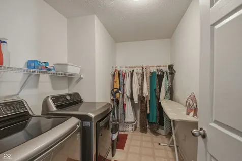 1014 Swinton Way Westfield IN 46074