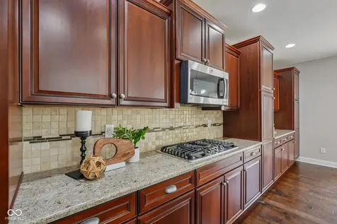 6677 W May Apple Drive Mccordsville IN 46055