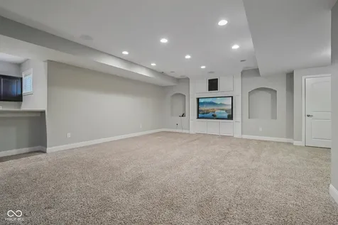6677 W May Apple Drive Mccordsville IN 46055