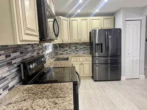 9530 N Park Avenue Indianapolis IN 46240