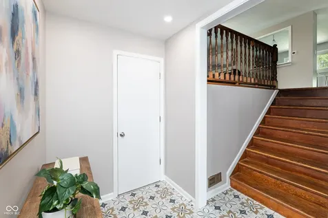 6824 Sargent Road Indianapolis IN 46256