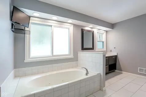 8333 Skipjack Drive Indianapolis IN 46236