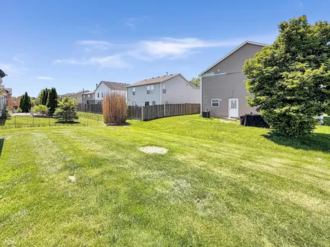 526 Bourneside Drive Greenfield IN 46140