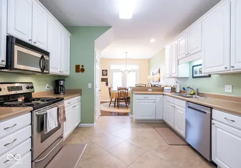 2326 Colfax Lane Indianapolis IN 46260