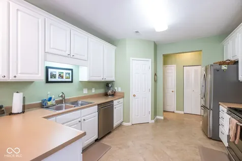 2326 Colfax Lane Indianapolis IN 46260