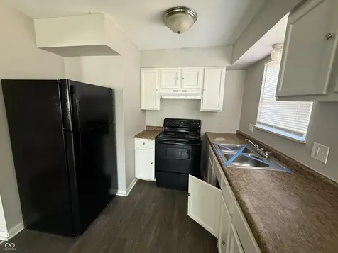 9701 Ellis Court Indianapolis IN 46235
