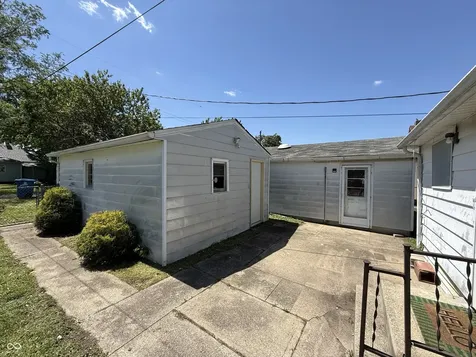 2423 3rd Avenue Terre Haute IN 47807