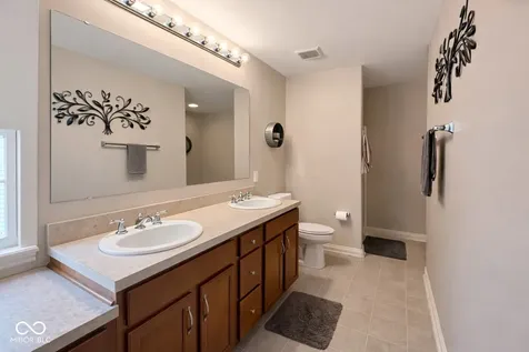 10811 Meadow Wing Court Noblesville IN 46060