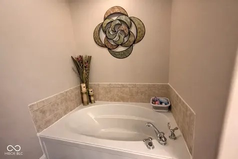 10811 Meadow Wing Court Noblesville IN 46060