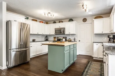 5647 Grand Vista Drive Indianapolis IN 46234