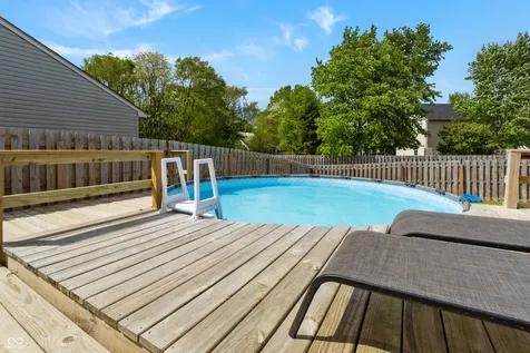 2400 Lakecrest Drive Columbus IN 47201