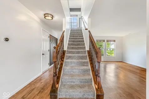 5571 W Woodhaven Drive Mccordsville IN 46055