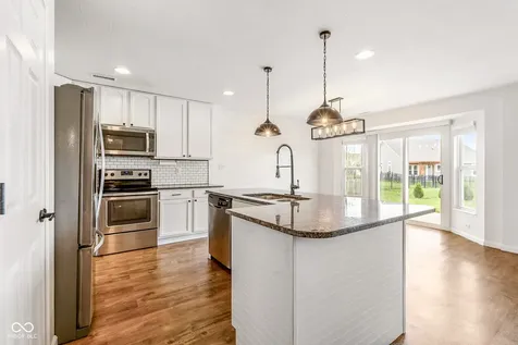 5571 W Woodhaven Drive Mccordsville IN 46055