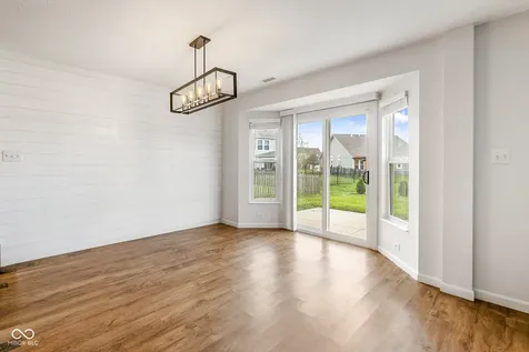5571 W Woodhaven Drive Mccordsville IN 46055