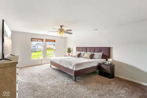 5571 W Woodhaven Drive Mccordsville IN 46055
