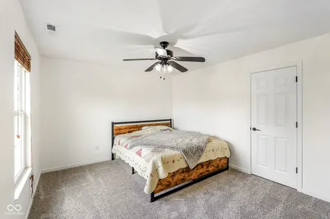 5571 W Woodhaven Drive Mccordsville IN 46055