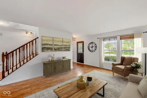 5571 W Woodhaven Drive Mccordsville IN 46055