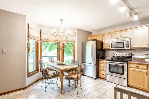 18 Ashbourne Drive Noblesville IN 46060