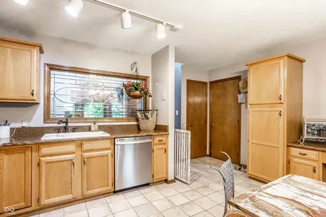 18 Ashbourne Drive Noblesville IN 46060