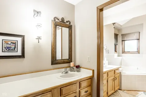 18 Ashbourne Drive Noblesville IN 46060