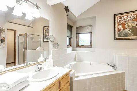 18 Ashbourne Drive Noblesville IN 46060