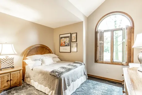 18 Ashbourne Drive Noblesville IN 46060