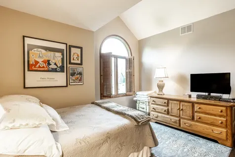 18 Ashbourne Drive Noblesville IN 46060