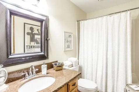18 Ashbourne Drive Noblesville IN 46060