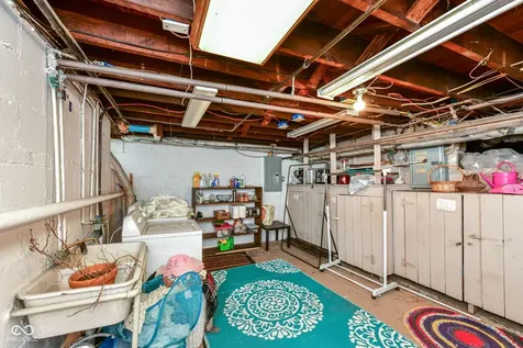 47 Johnson Avenue Indianapolis IN 46219