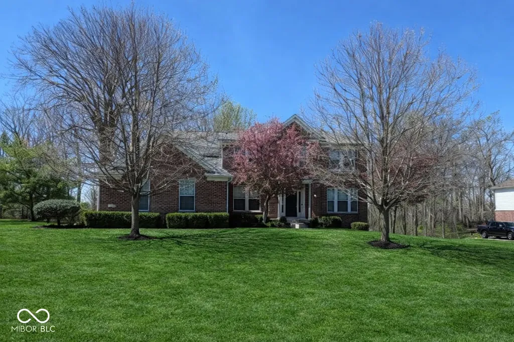 11716 Shadowwood Court Zionsville IN 46077