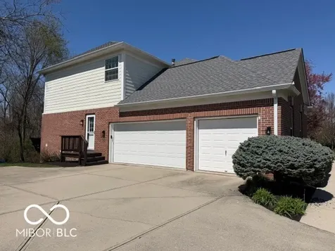 11716 Shadowwood Court Zionsville IN 46077