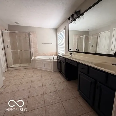 11716 Shadowwood Court Zionsville IN 46077